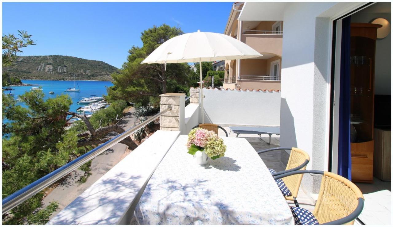 Apartments Elvi - Amazing Position & Parking Primošten Exterior foto